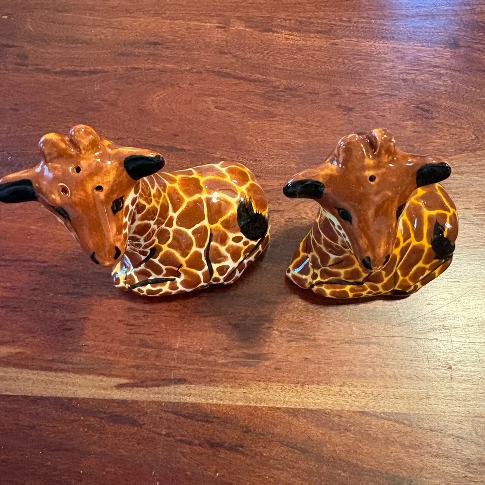 Ceramic Giraffe Salt & Pepper Shakers Hand Painted in Zimbabwe by Nivek Africa